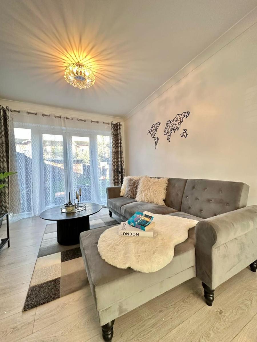 Luxurious family home in West Midlands - Housity