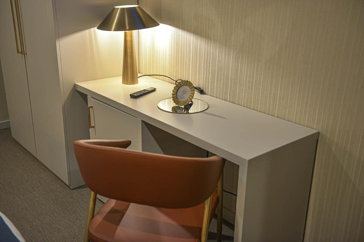 Hotel America - Housity