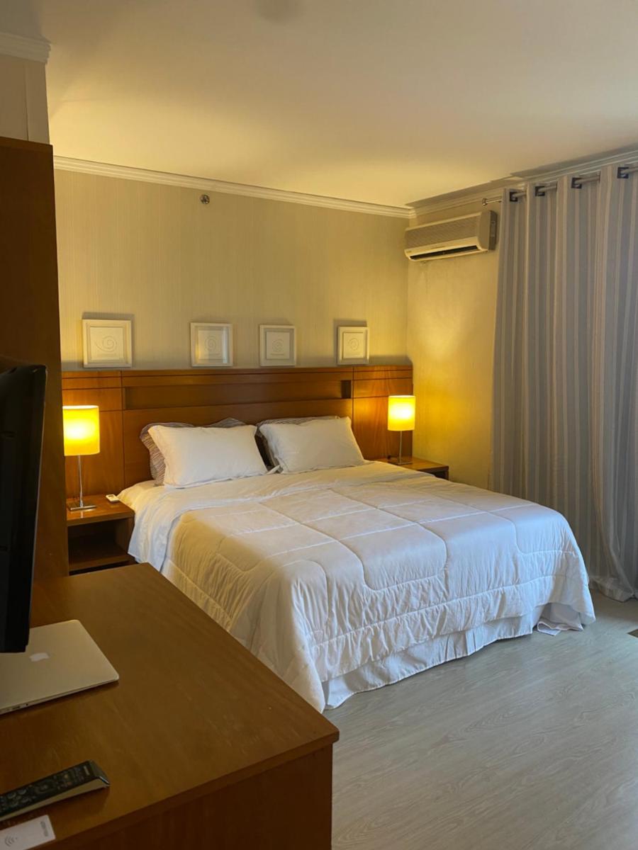 Flat particular no Radisson Blu Faria Lima Ap 1802 - Hizvo