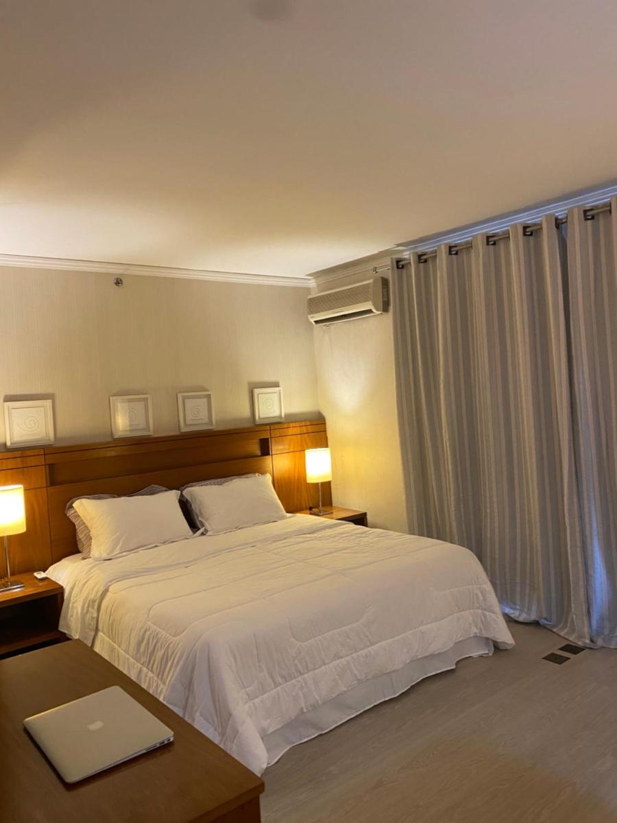 Flat particular no Radisson Blu Faria Lima Ap 1802 - Hizvo