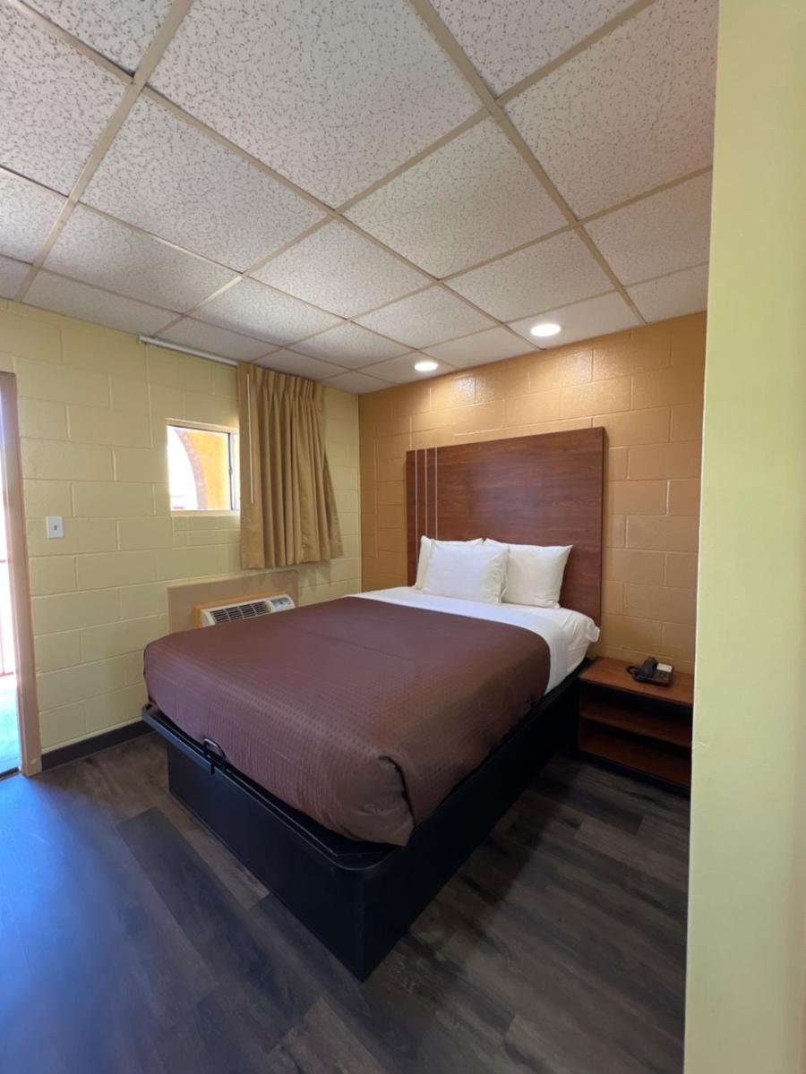 Executive Inn & Suites Lackland AFB - Housity