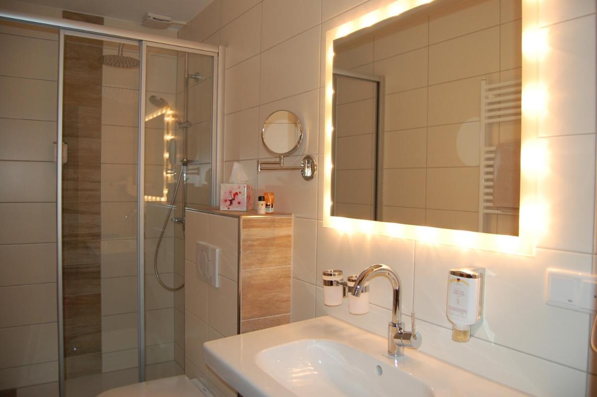 Hotel Grüner Baum mit Restaurant & Wellness - Housity