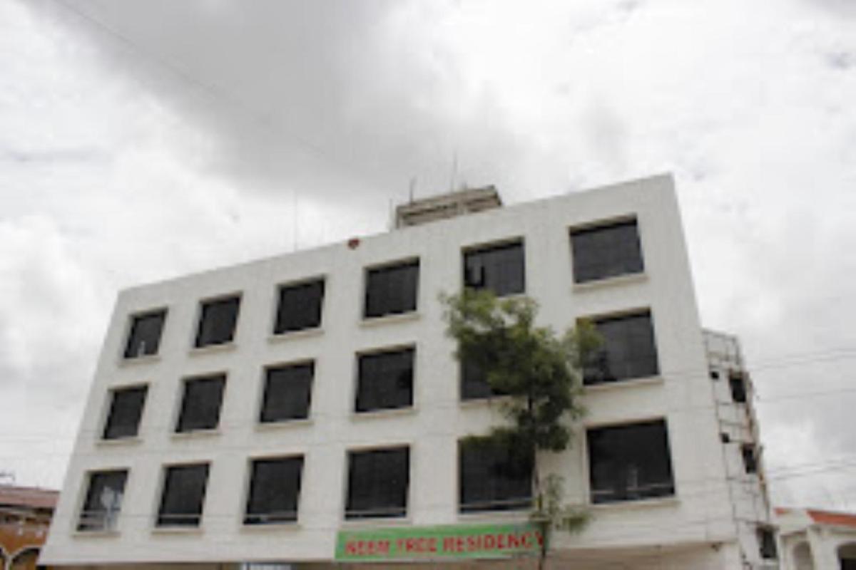 Suitetrails - Hotel Neem Tree-Hyderabad Airport Shamshabad