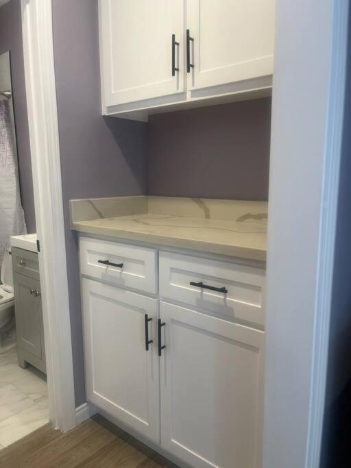 A beautiful guest house/ Downey - Housity
