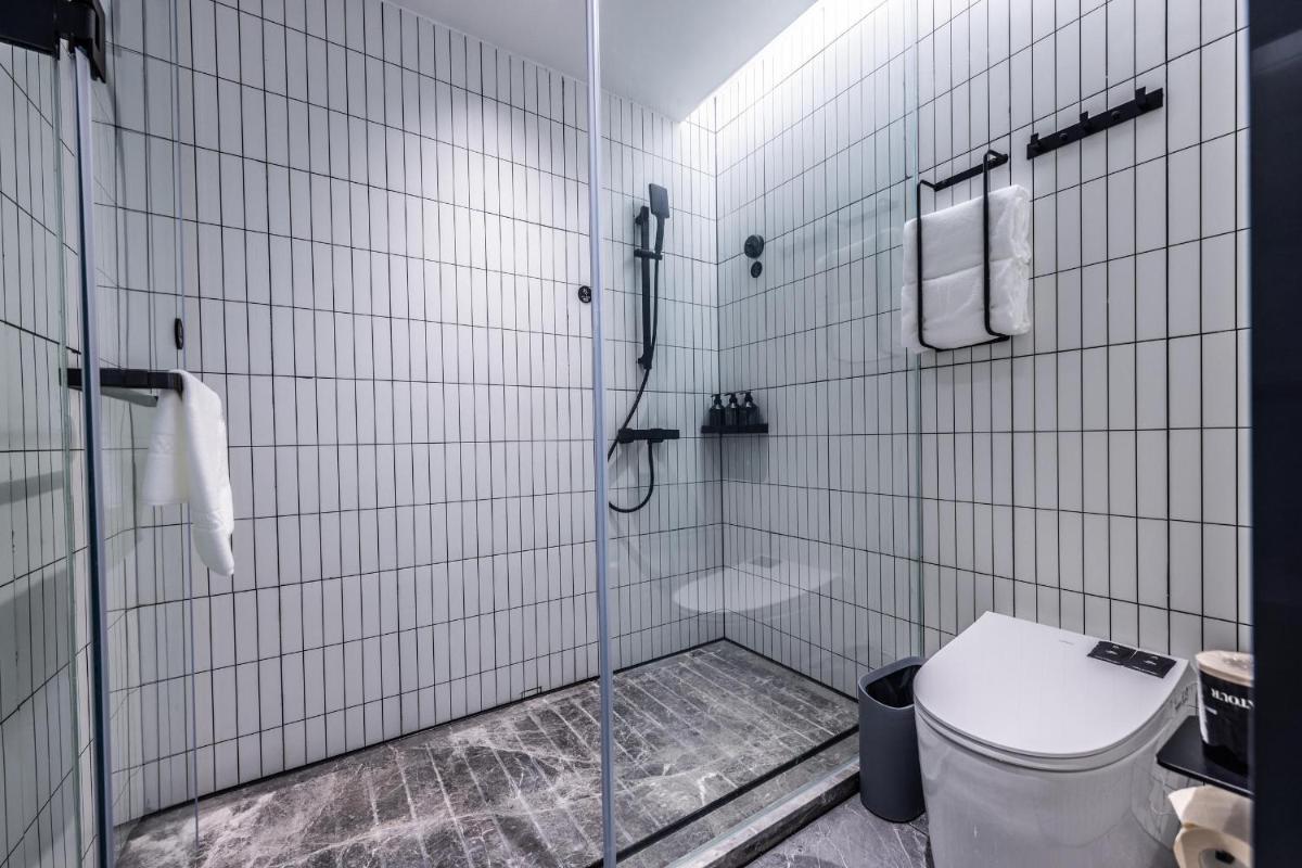 Atour Light Hotel Fuzhou Sanfang Qixiang - Housity