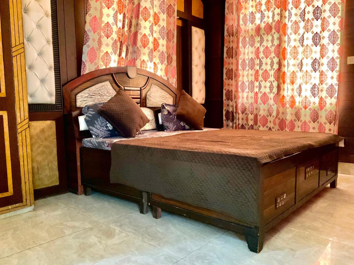 Peepal Apartments by UV Stays - Housity