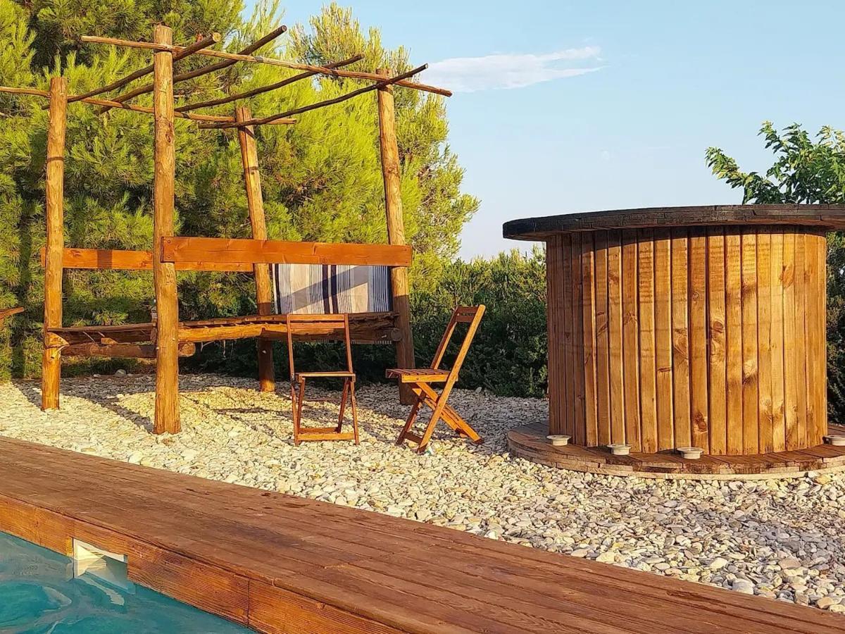 Domaine Mas Gaudy Villa Charme Piscine & Clim - Housity