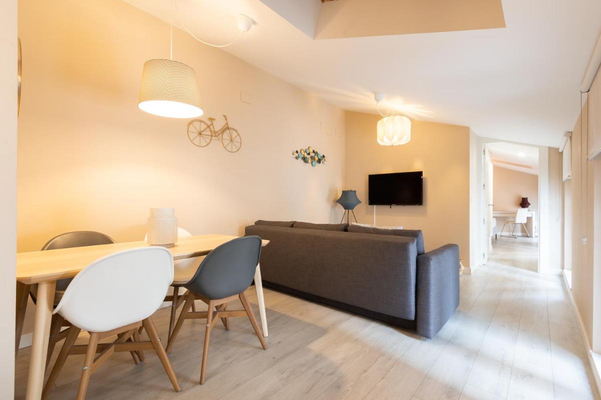 INSIDEHOME Apartments - La Casita de Montse - Housity