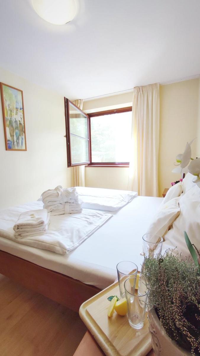 Hotel Ambra - Housity