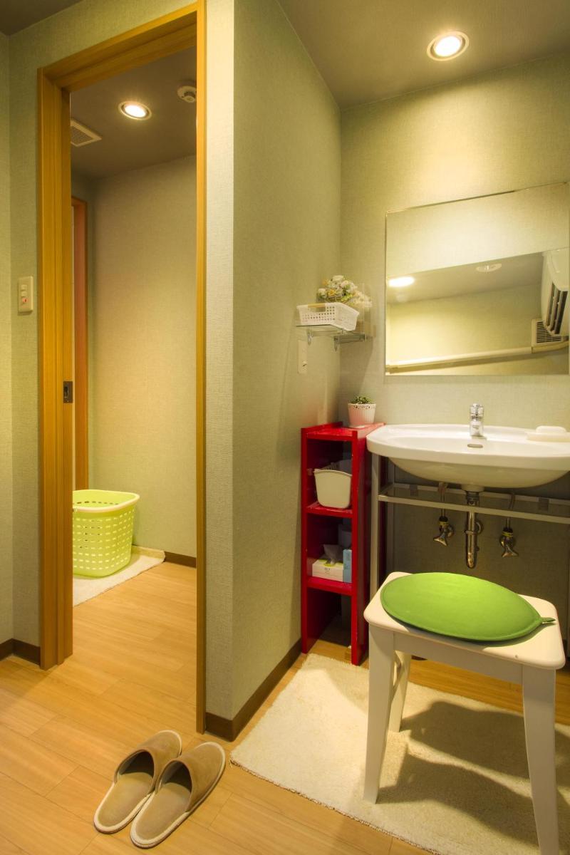 Hotel Wako - Housity