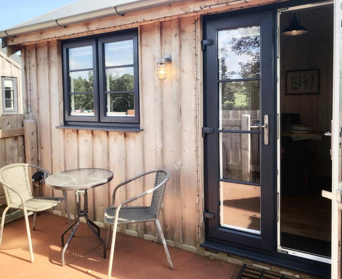 Cosy Cabins without hot tub - Greenway Farm, Drybrook, Forest of Dean - Housity
