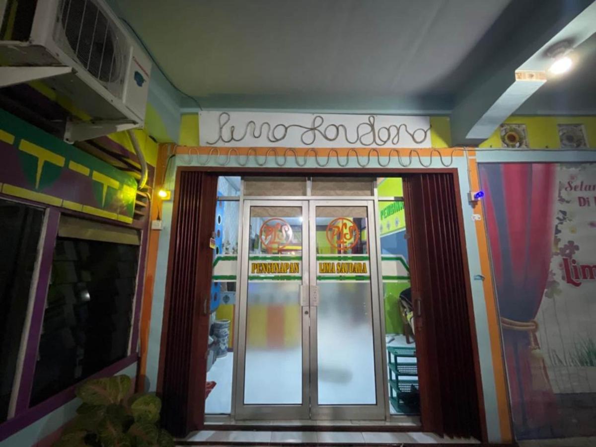 OYO 93308 Lima Saudara Syariah - Housity