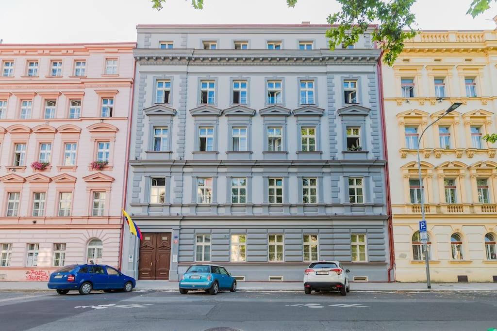 Cozy quiet new apartment in Karlin square - Hizvo