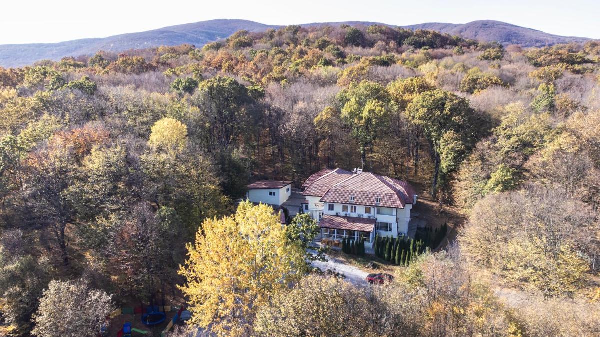 Hotel & Restaurant Kotel - Housity