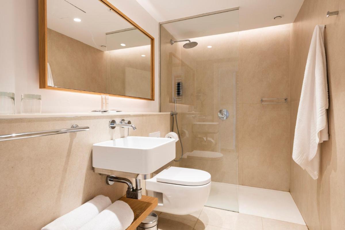 Un baño de Inturotel Cala Azul