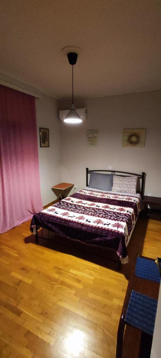 Quiet - Comfortable apartment 33sqm Pagrati Athens - Housity