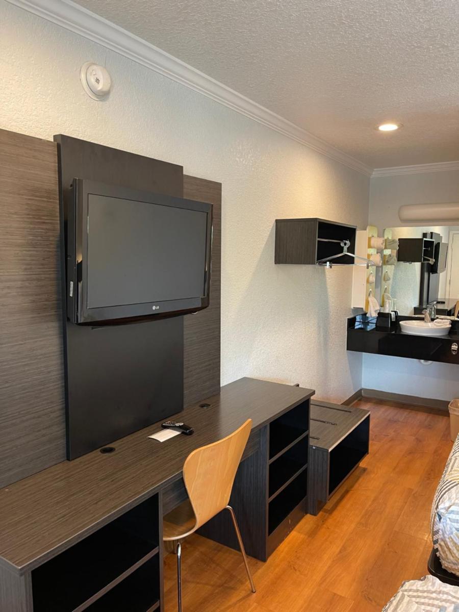 Motel 6 Sacramento, Ca - Downtown - Housity