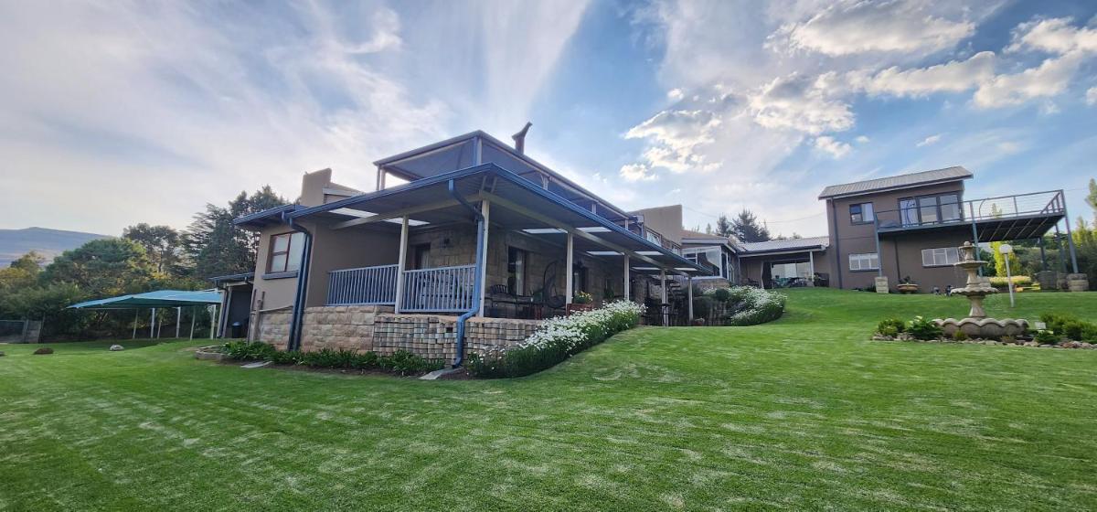 Ash River Lodge - Housity