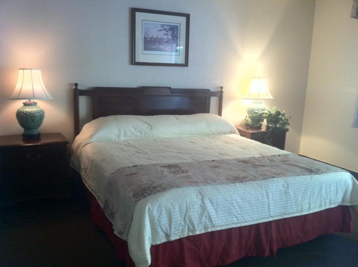 Caravelle Inn Extended Stay - Housity