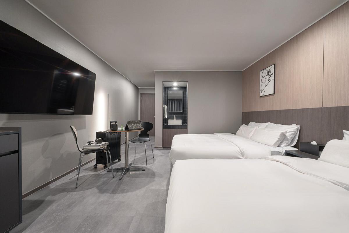 Suitetrails - Workers Hotel Ansan by AANK
