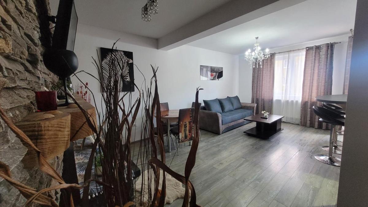 Riccardos's Holiday - Housity