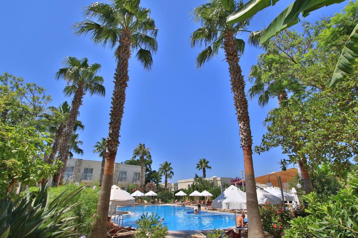 Mandarin Resort & Spa - Housity