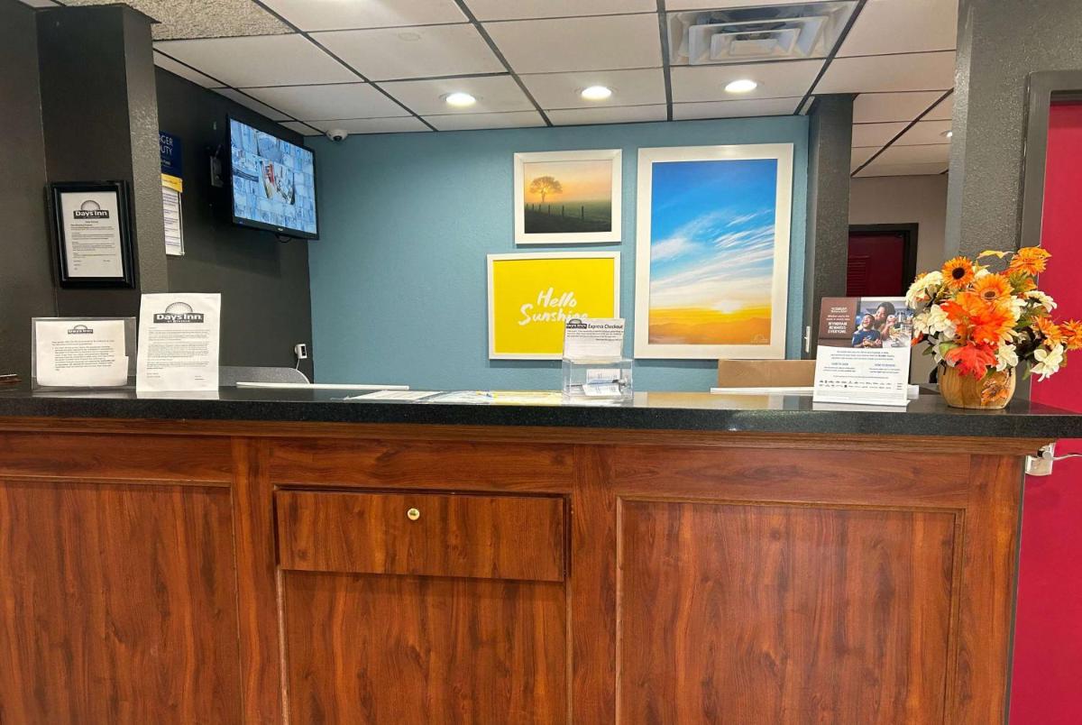 Days Inn by Wyndham Killeen Fort Hood - Housity