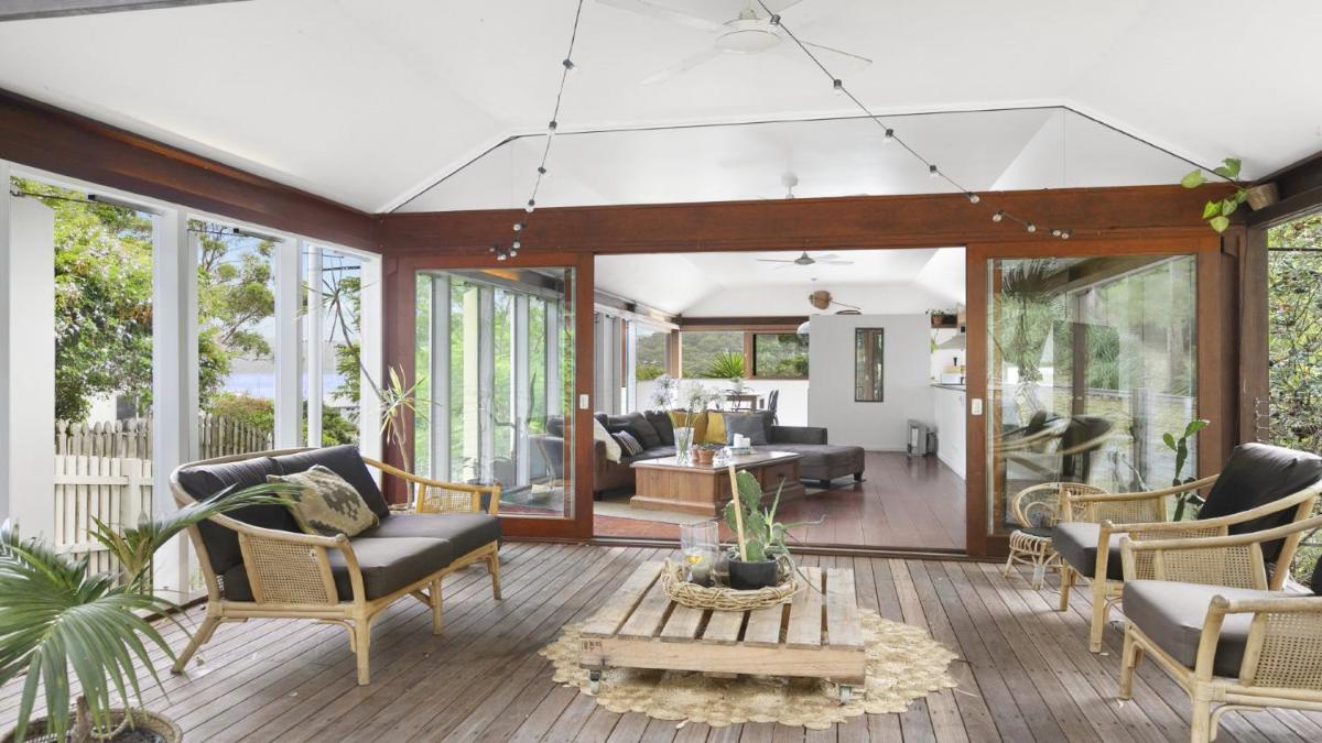 The Bearhouse at Pretty Beach - Housity