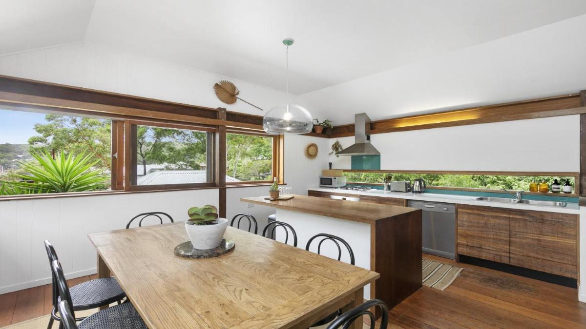 The Bearhouse at Pretty Beach - Housity