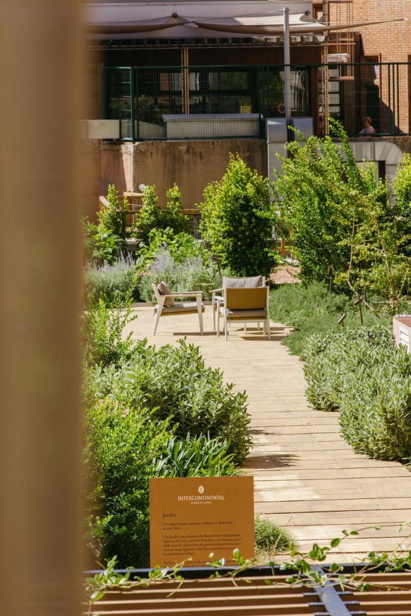 Jardín al aire libre en InterContinental Barcelona by IHG