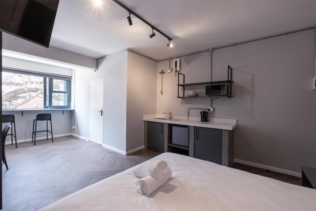 Inn & Out Plus Rosebank - Housity
