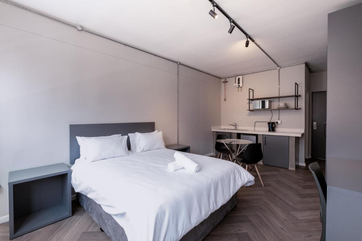 Inn & Out Plus Rosebank - Housity