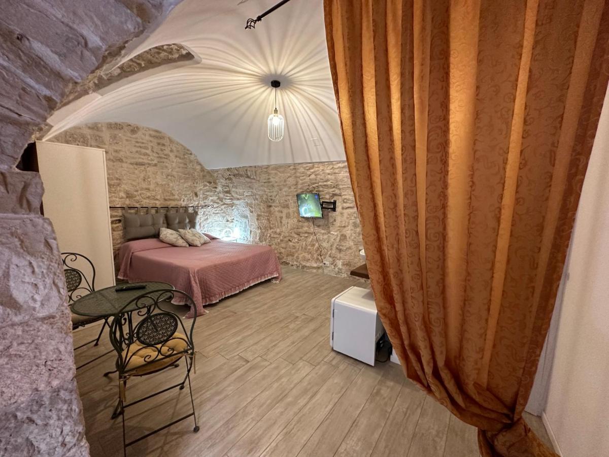Giovinazzo Suite Pavone Griffi - Housity