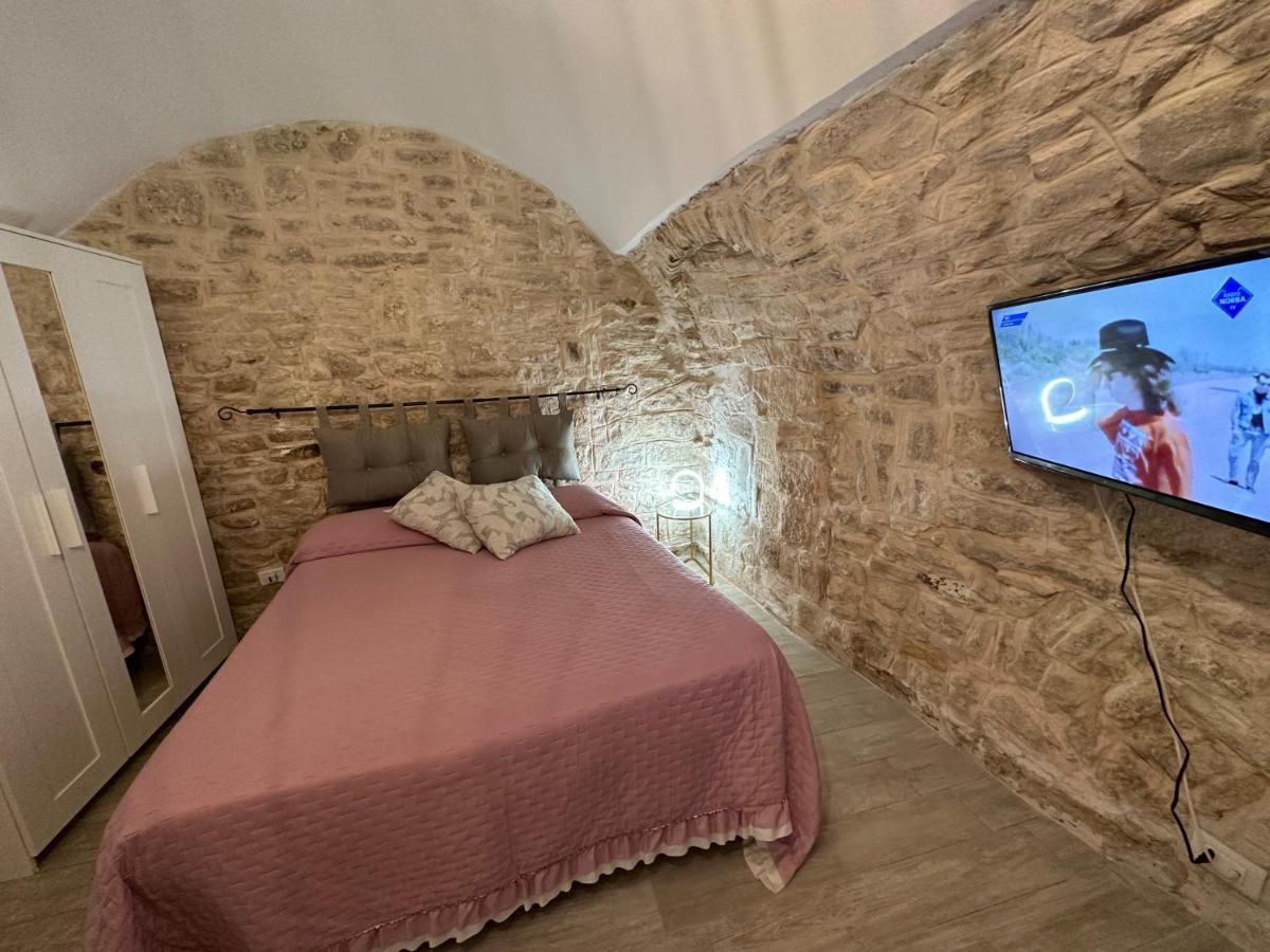 Giovinazzo Suite Pavone Griffi - Housity