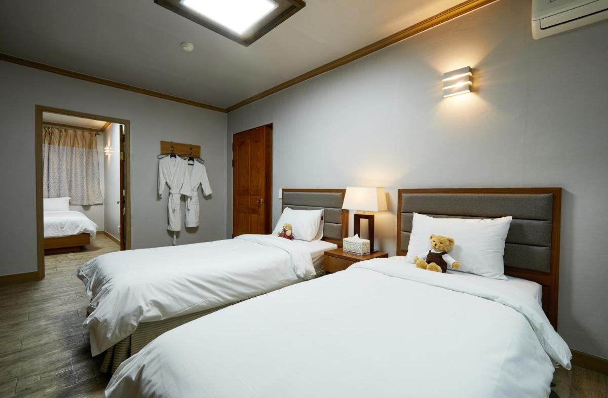 Buan Tree California Hotel - Housity