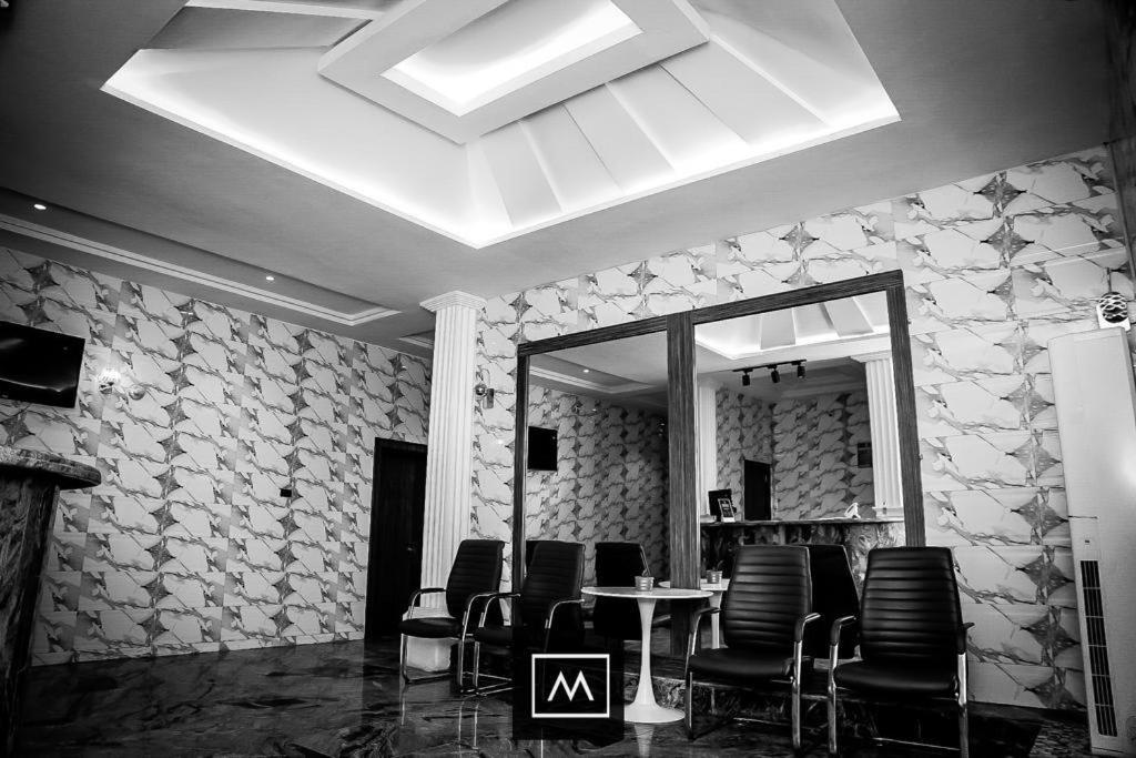 Suitetrails - Mohouse Hotels and Apartments Mabushi