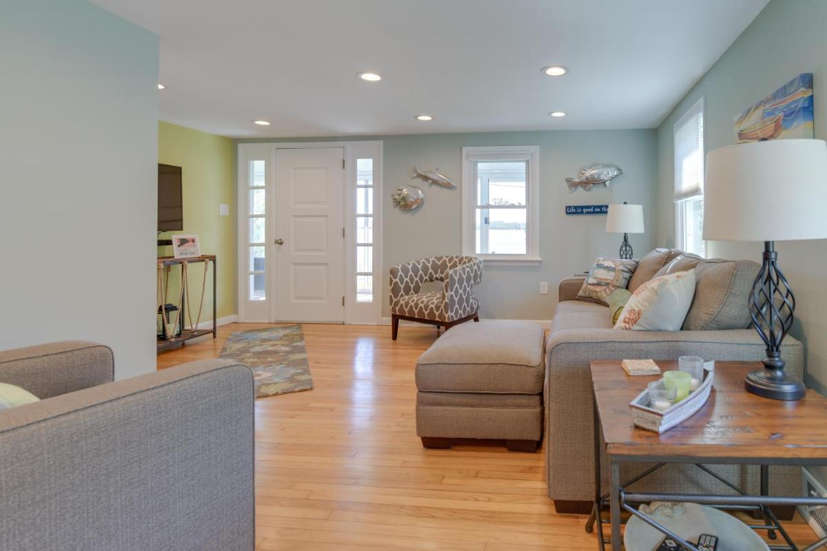 Idyllic Retreat with Lake Views - Near Marina! - Housity