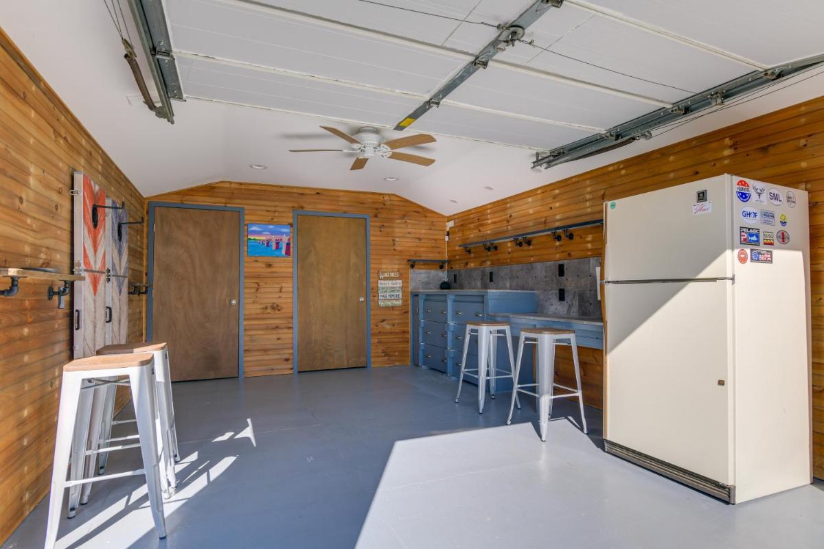 Idyllic Retreat with Lake Views - Near Marina! - Housity