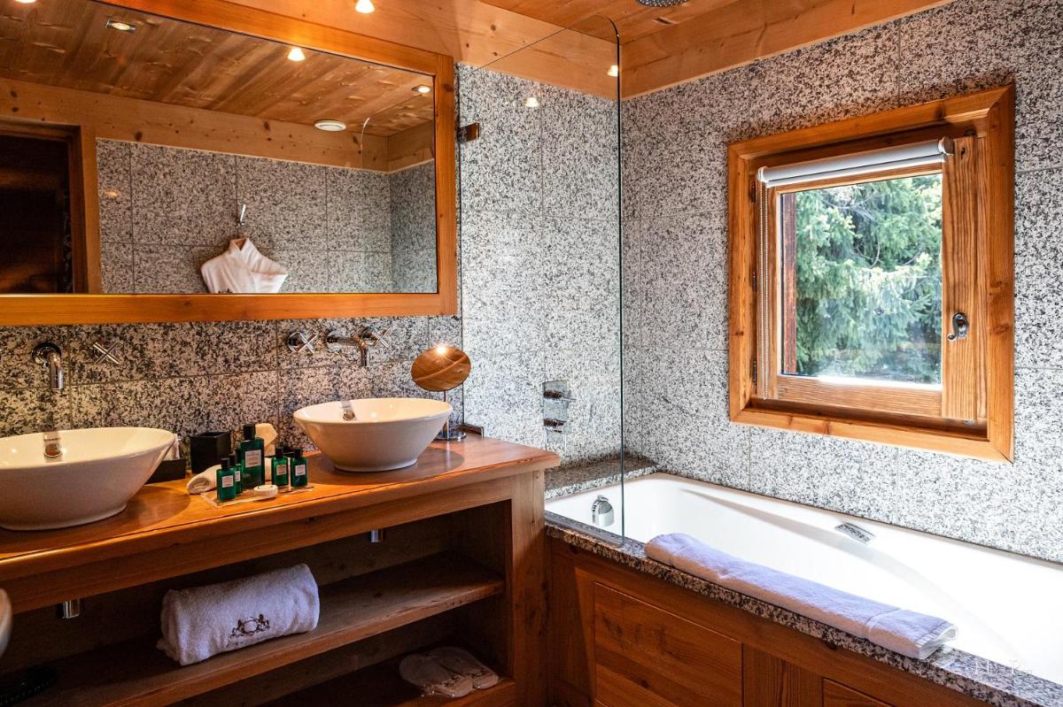 Salle de bains dans l'établissement Fer à Cheval