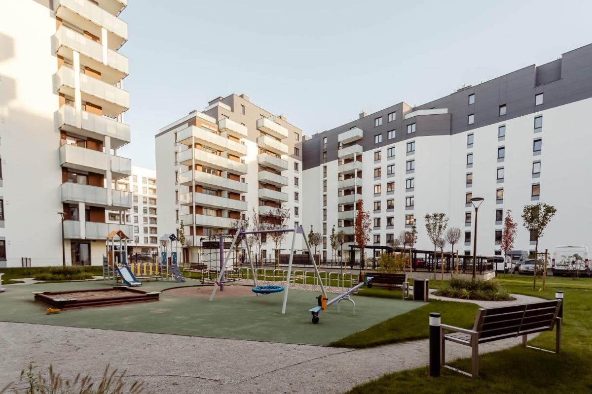 Enjoy! Ursus - Housity