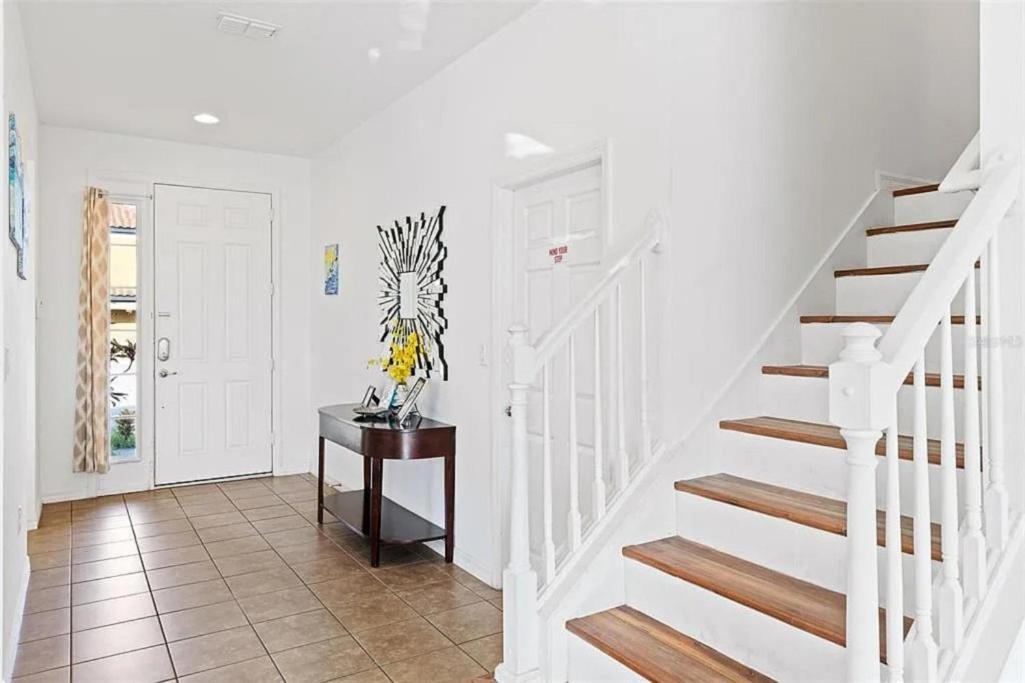 Luxurious Villa - Near Disney - Golf Course - Housity