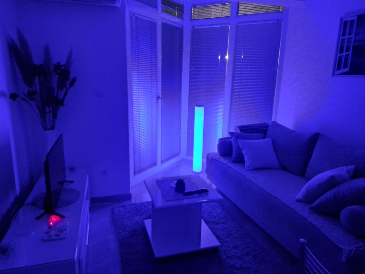 Snow White - Housity