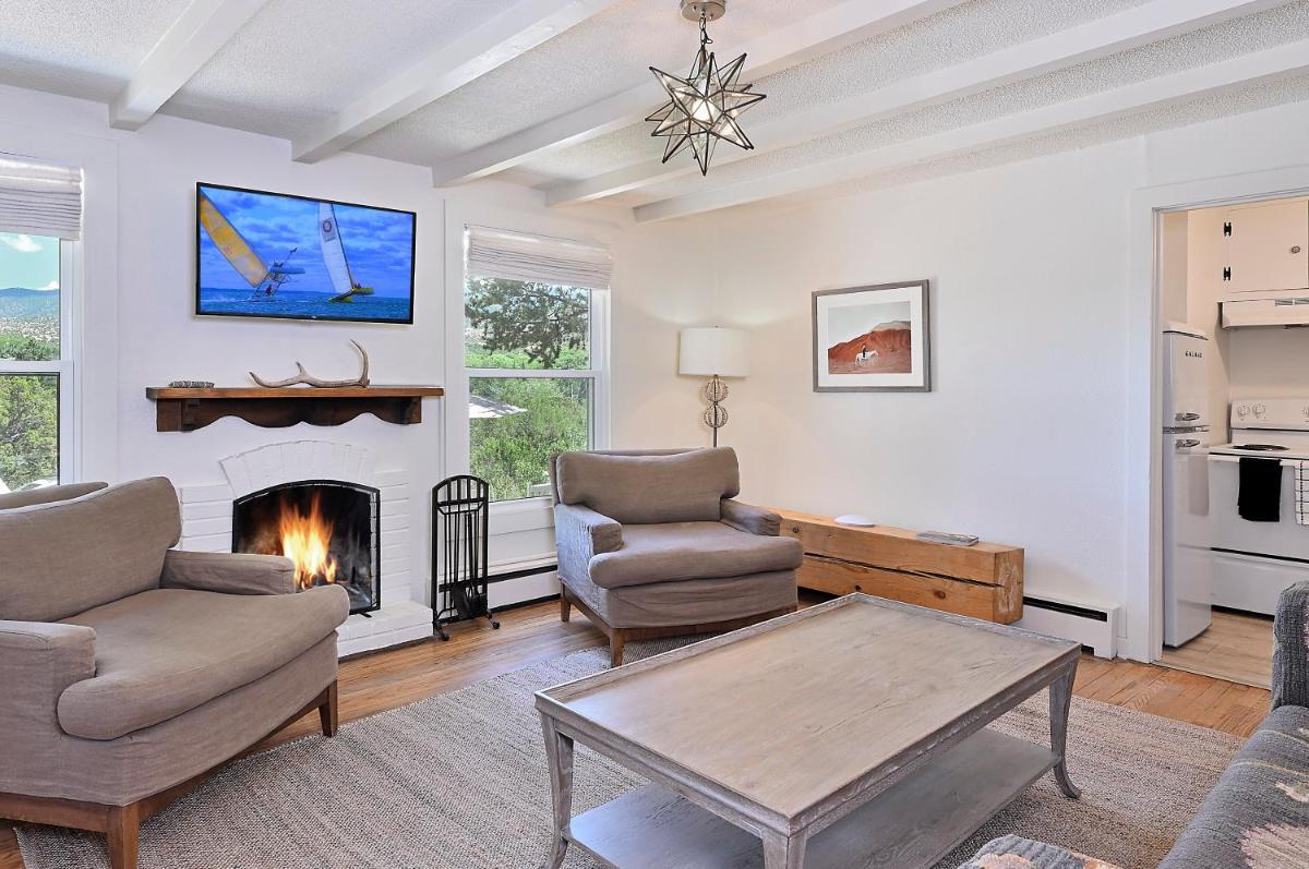 Tesuque Outpost Casita F Best views in Santa Fe - Housity