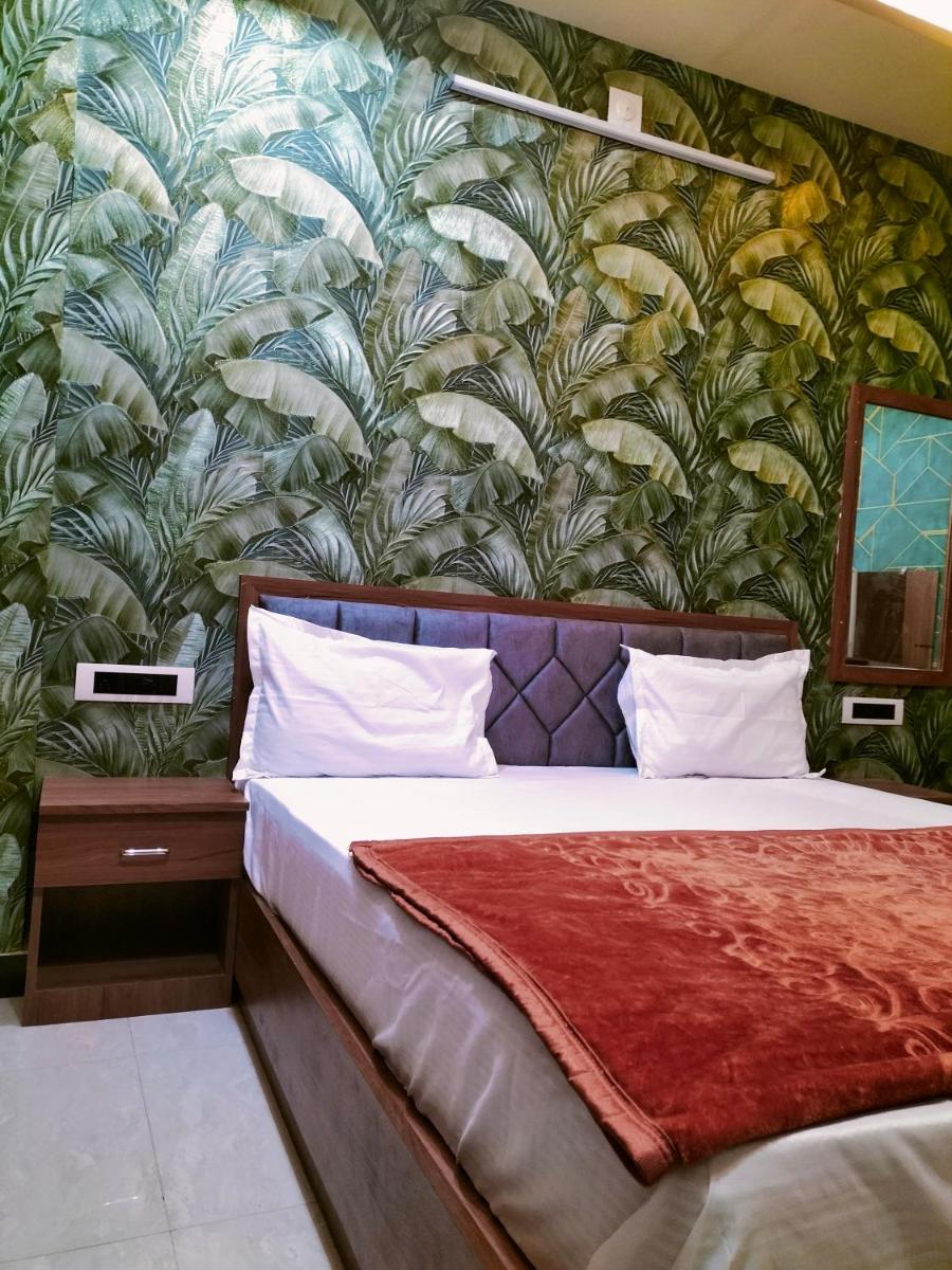 ABD Hotel & Restro - Housity