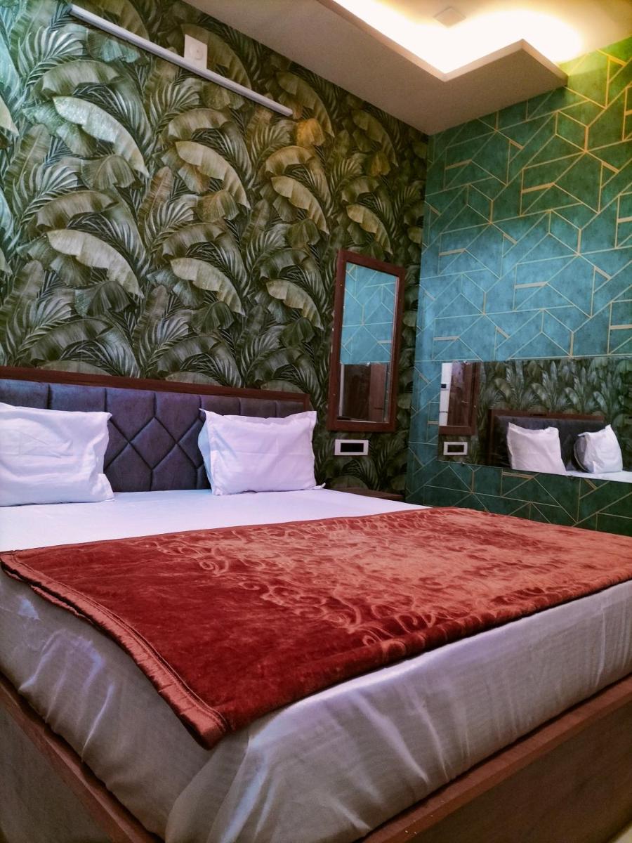 ABD Hotel & Restro - Housity