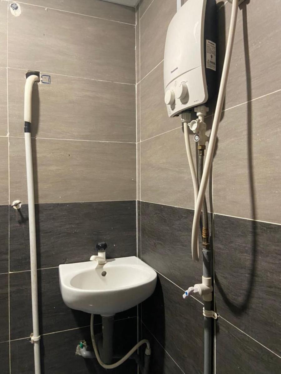 Hotel Lii View Labis - Housity