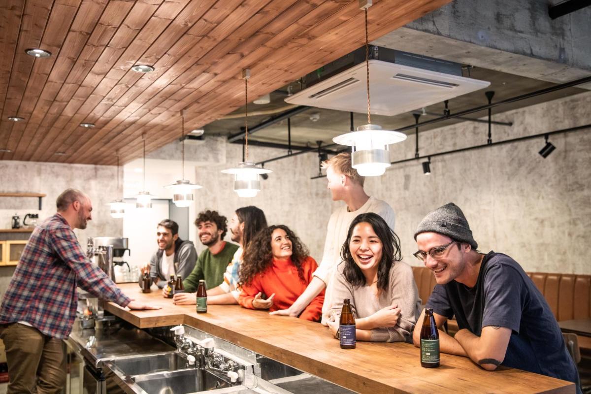 Ten to Ten Hostel - Housity