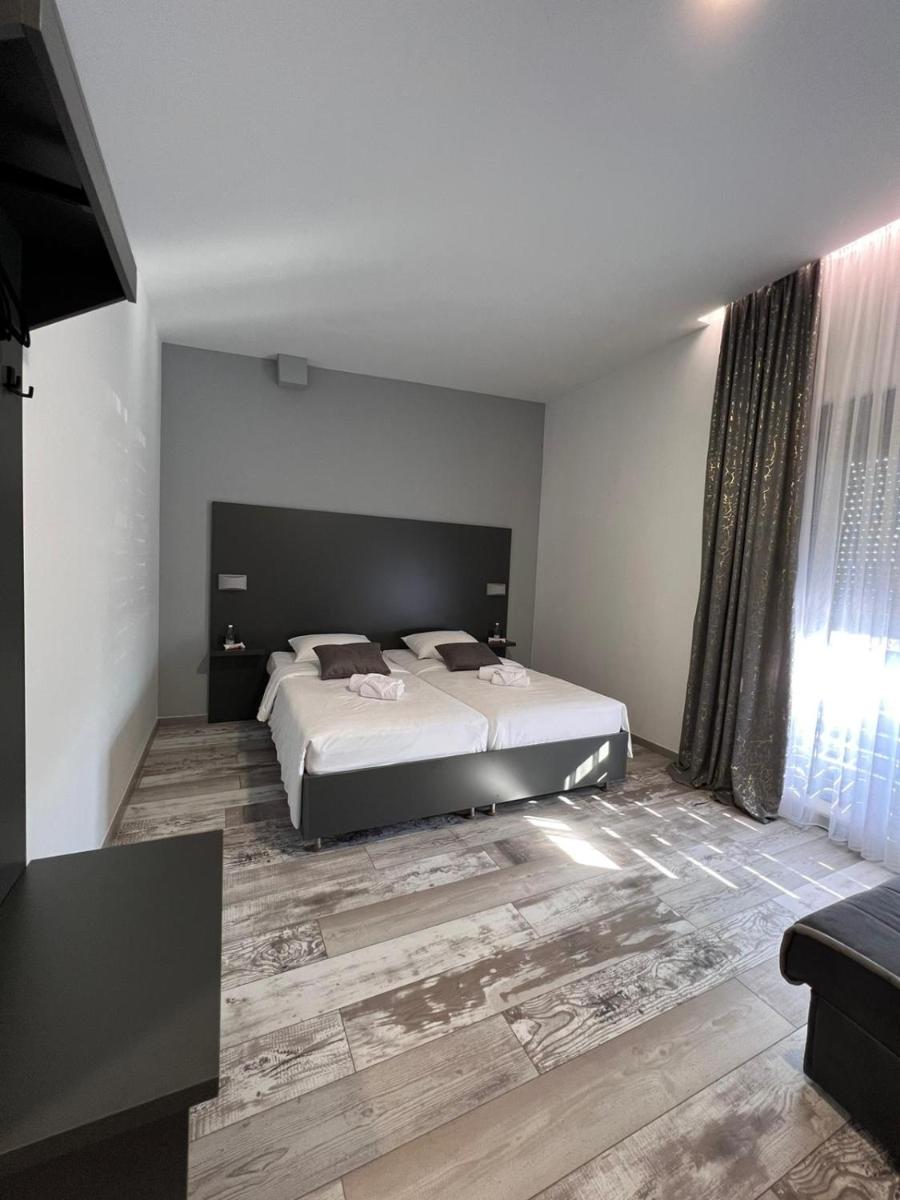 Motel SUPER SAN - Housity