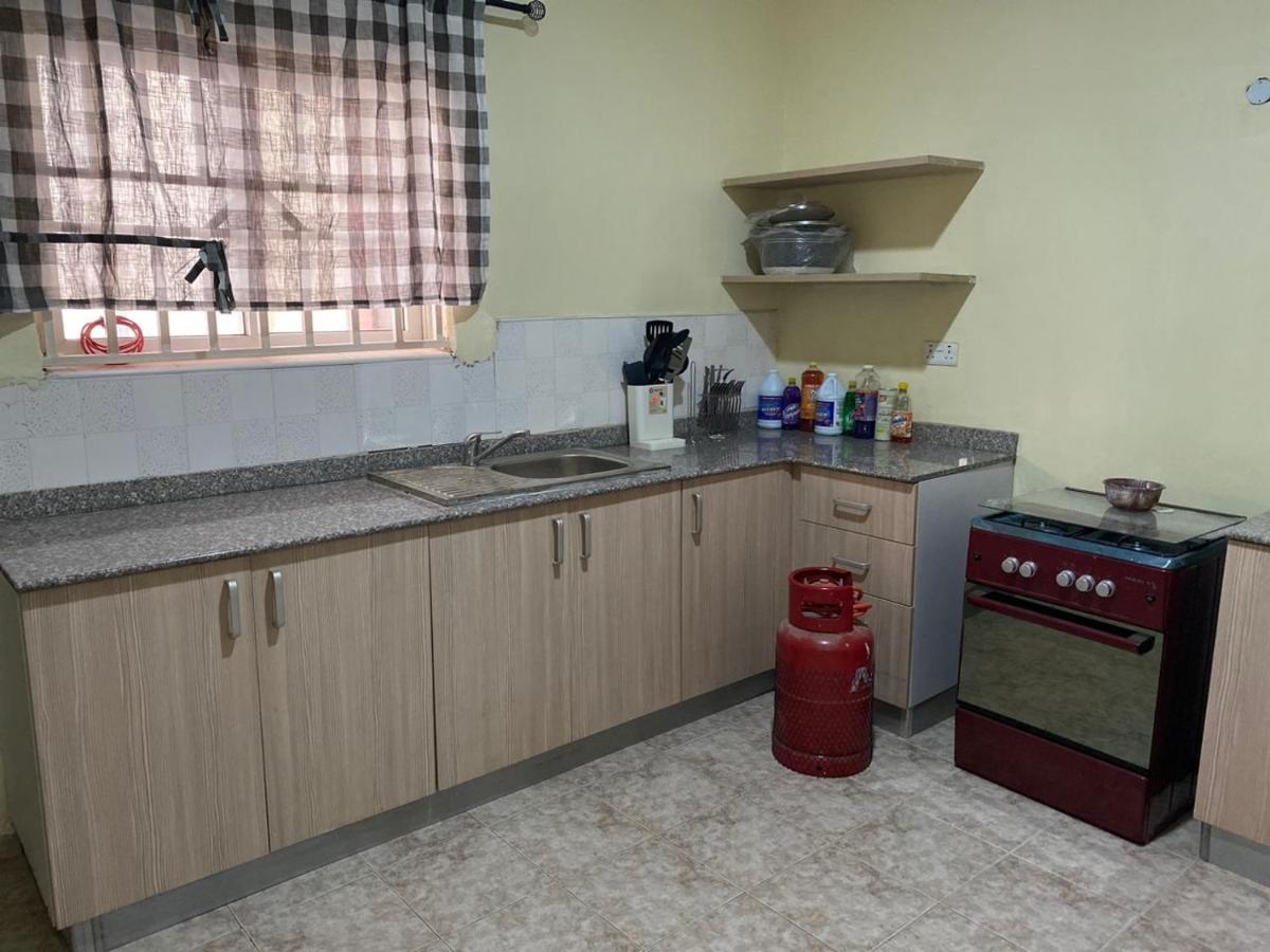 3 Bedroom Spacious Apartment - Housity