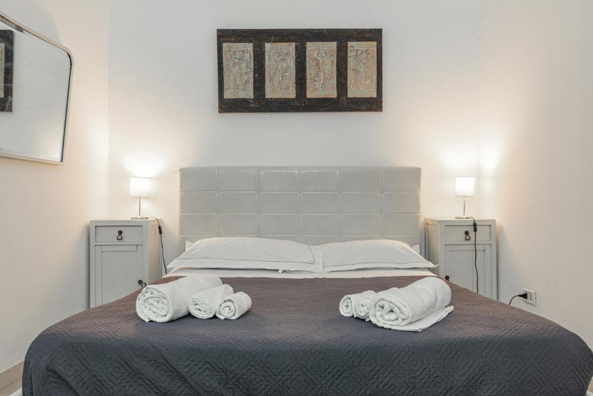 Zefnea House - Housity